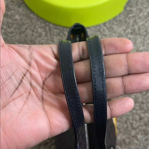 Coach Taxi Tote in signature canvas with a New York City taxi design w Wallet - Picture 5 of 11